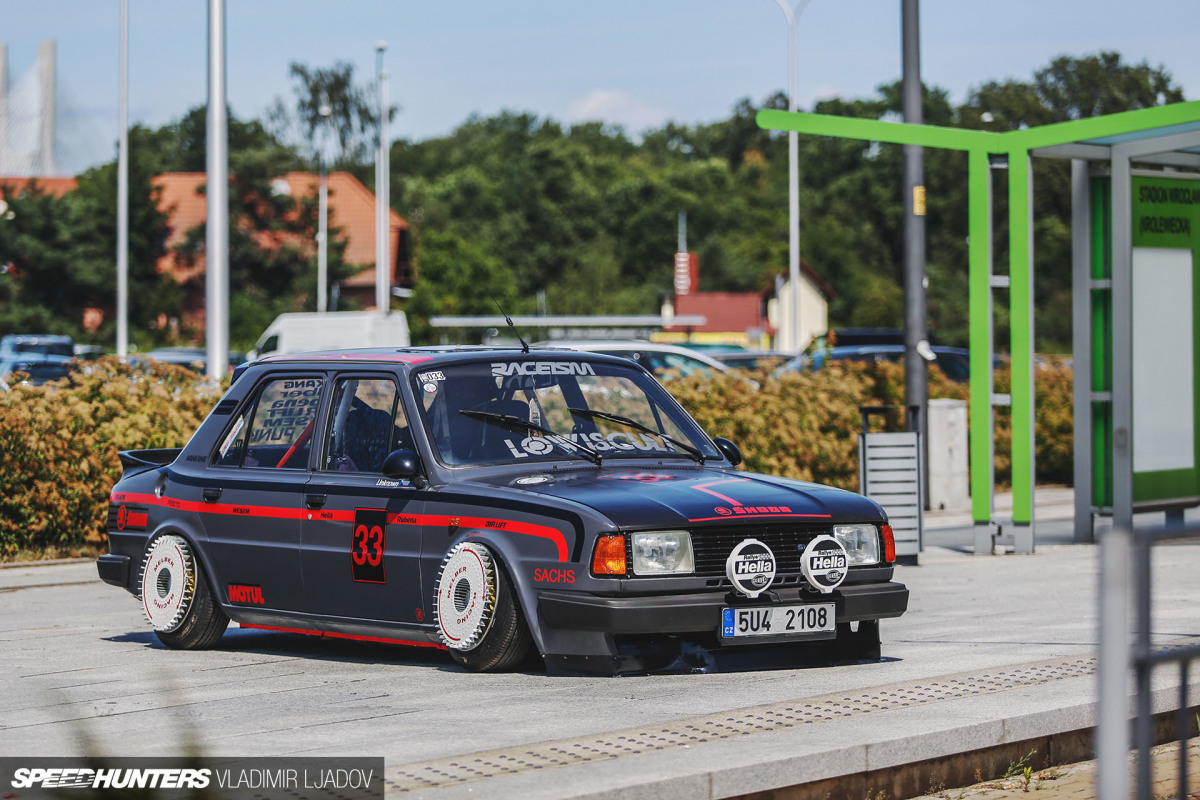 Getting Down In A Škoda 136GL