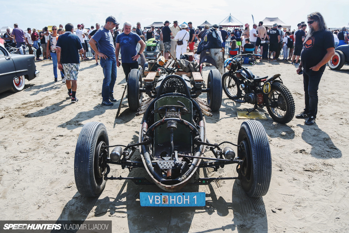 http://speedhunters-wp-production.s3.amazonaws.com/wp-content/uploads/2019/09/11113357/venice-beach-race-2019-by-wheelsbywovka-31-1200x800.jpg