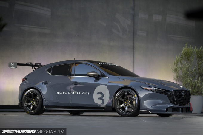 Mazda 3 TCR IMSA Michelin TE37 Saga
