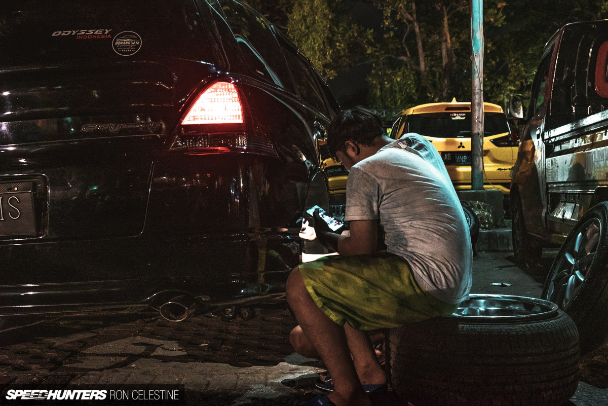 Speedhunters_RonCelestine_BlackAutoBattle_Preperation