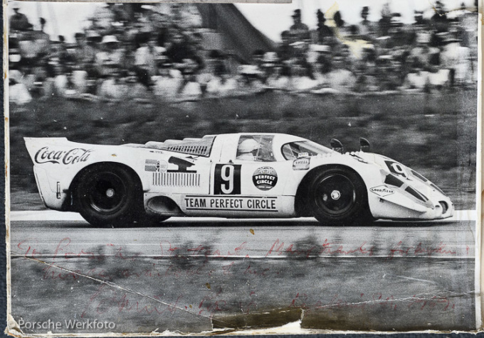 s_7_HDI-72822_1_9-Stunden-Kyalami-am-8.11.1969.-9_-917-KH-mit-David-Piper-und-Richard-Attwood-1.-Platz