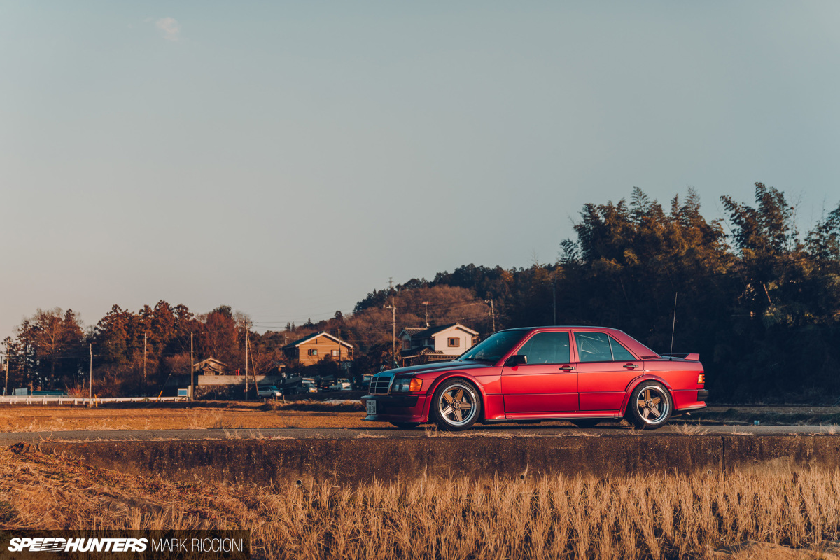 About rwb, 紅白藍330