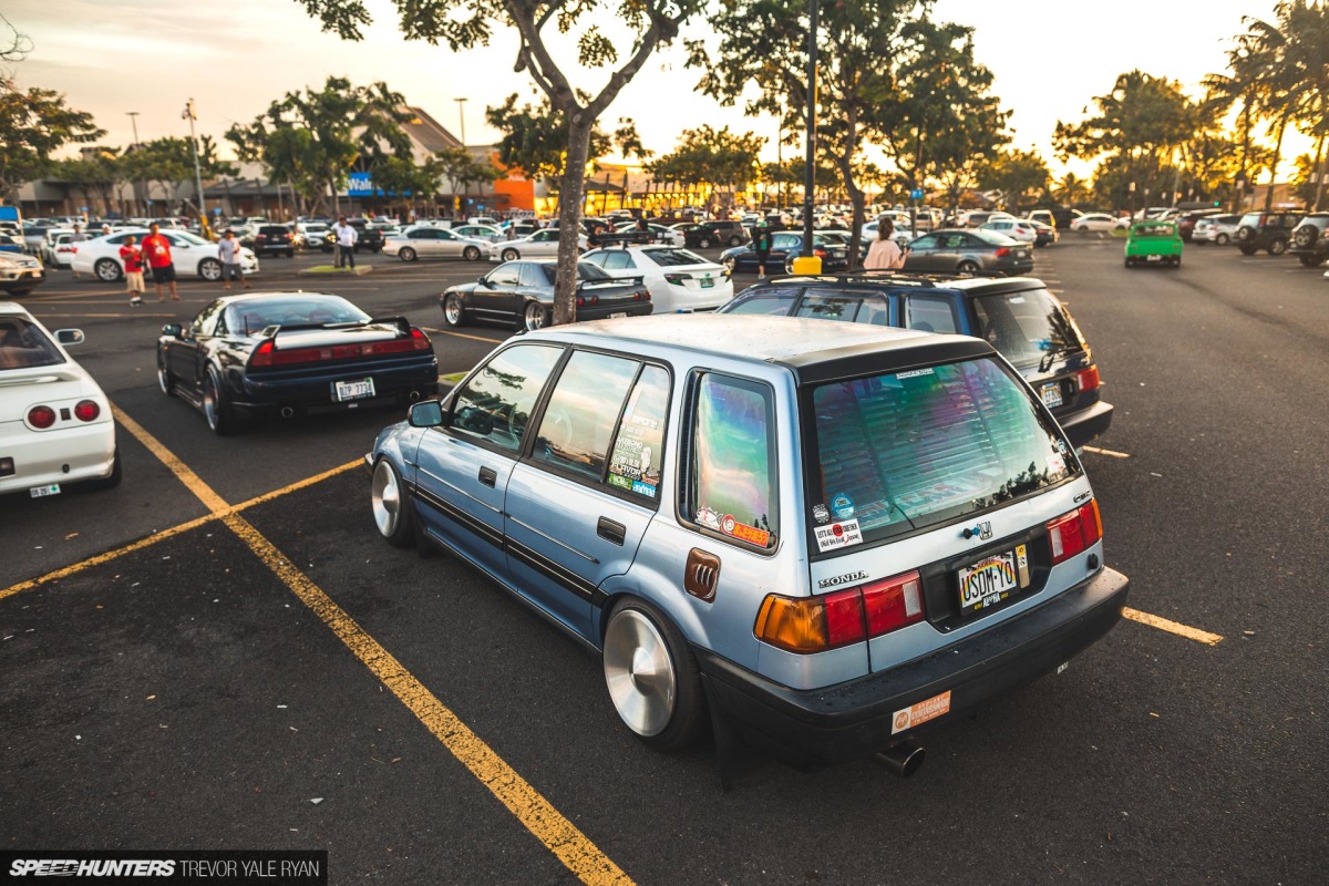 Hawaii Style: Two Civic Wagons Done Right