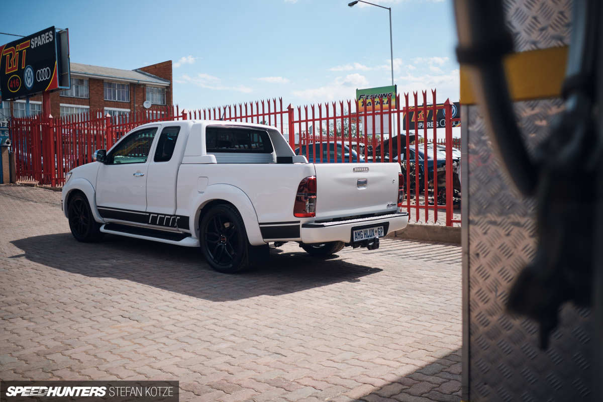 stefan-kotze-speedhunters-hilux-amg-28