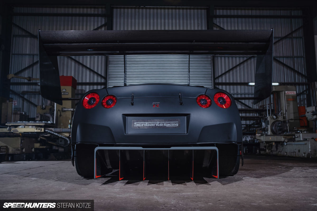 Nissan GT-R Hill Climber Has Plenty Of Wing, 1,600 HP At The Wheels