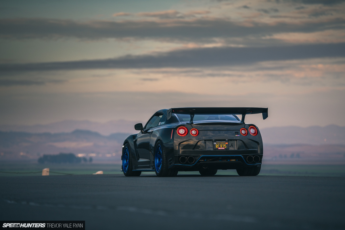 Carbon On Carbon: An Overtake GT-R In California