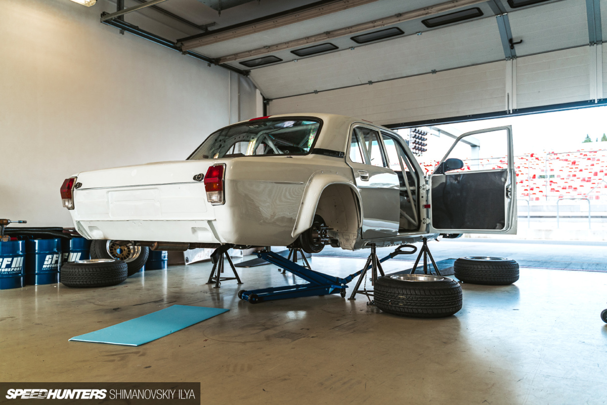 Speedhunters_Shim_Ilya_GAZ-24_DSC09638