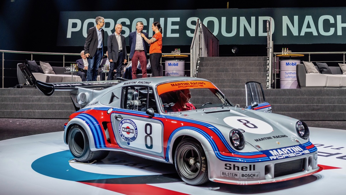 gijs_van_lennep_911_carrera_rsr_turbo_2_1_eigth_porsche_sound_night_porsche_arena_2018_porsche_ag