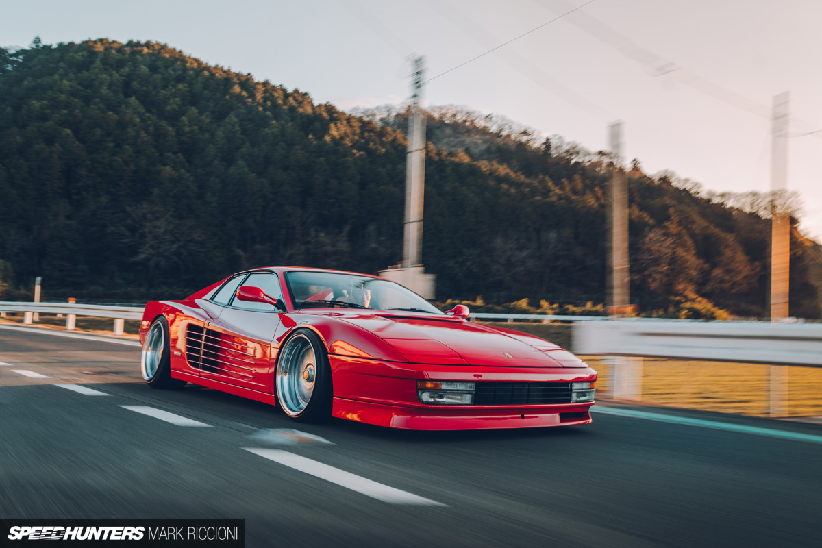Trying Not To Fall In Love With A Ferrari Testarossa… But Failing