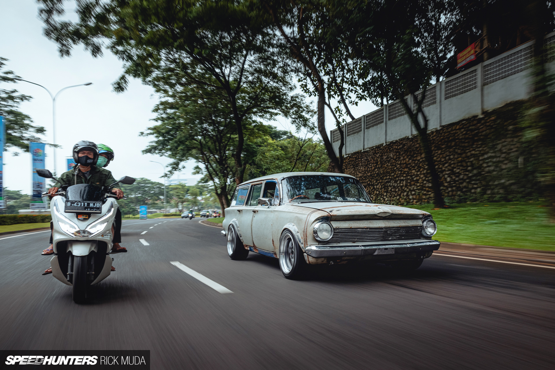 eh holden front guards