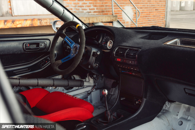 Speedhunters_Alen_Haseta_Interior5