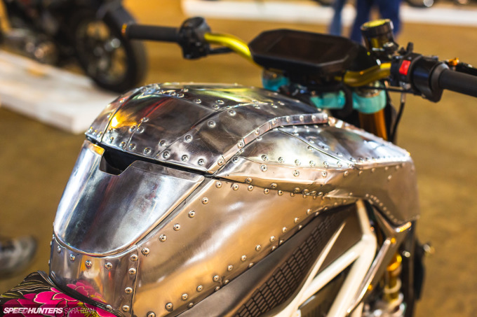2021-1Moto-Seats-Tanks-Art_Trevor-Ryan-Speedhunters_005_2078