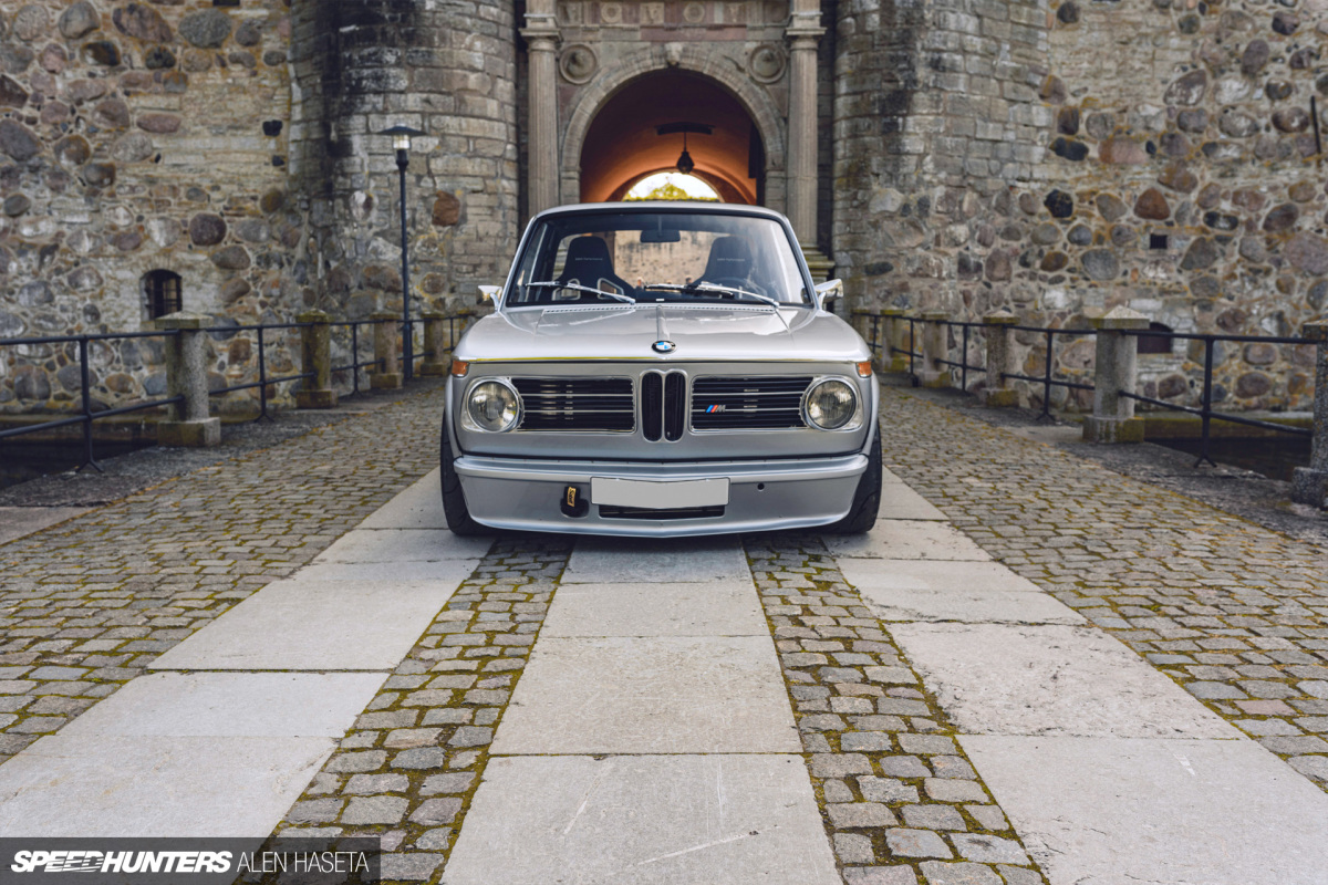 bmw 2002 stance