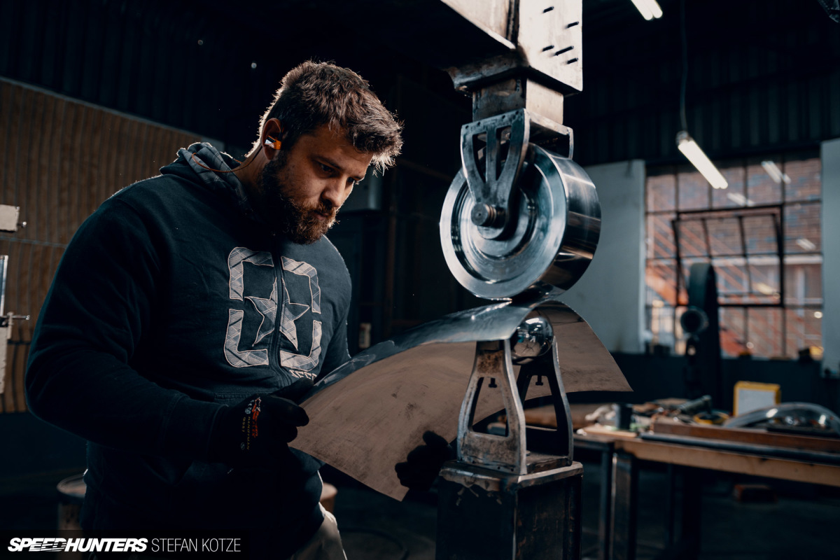 stefan-kotze-speedhunters-english-wheel-fabrication (51)