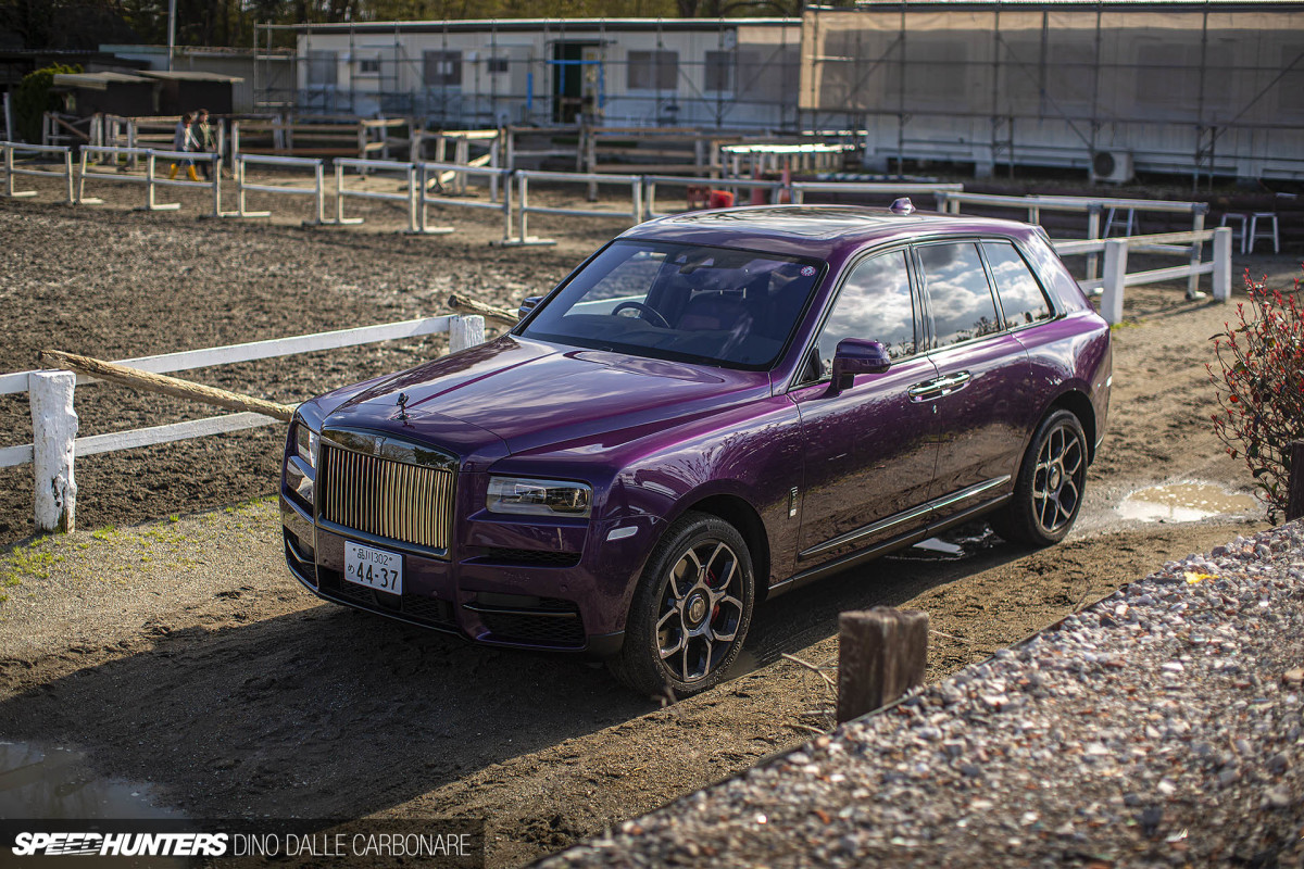 2020 Rolls-Royce Cullinan Black Badge photos and specs: blacked-out look  for the luxury SUV