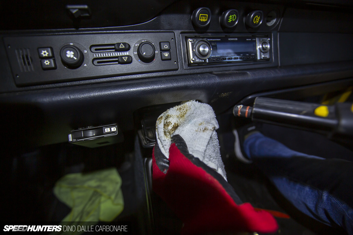project_964_hvac_cables_carpet_dino_dalle_carbonare_32
