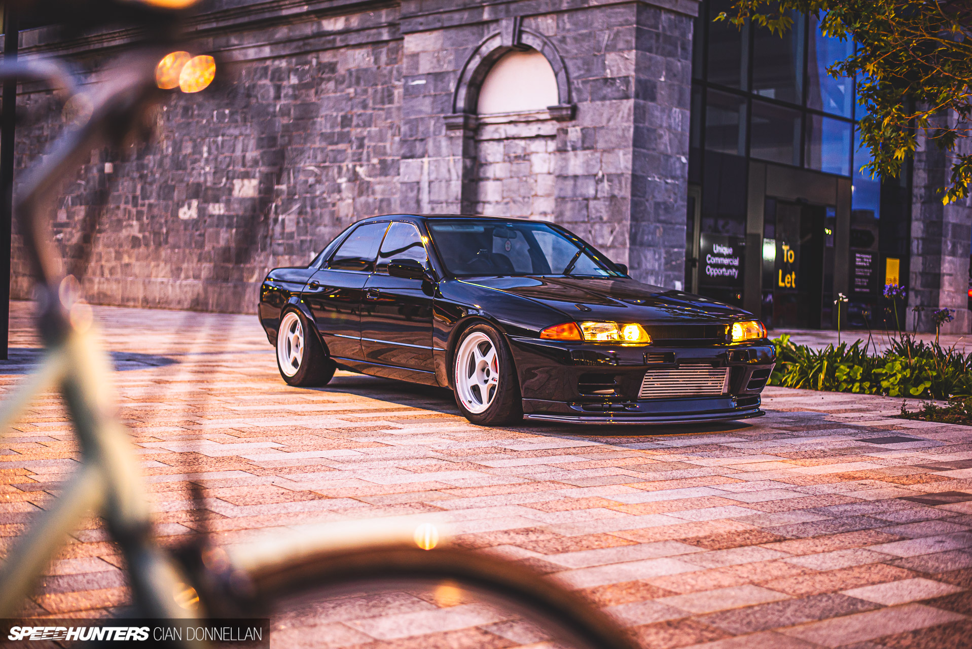 turning-an-r32-skyline-sedan-into-a-monster-wrap-labz-2024