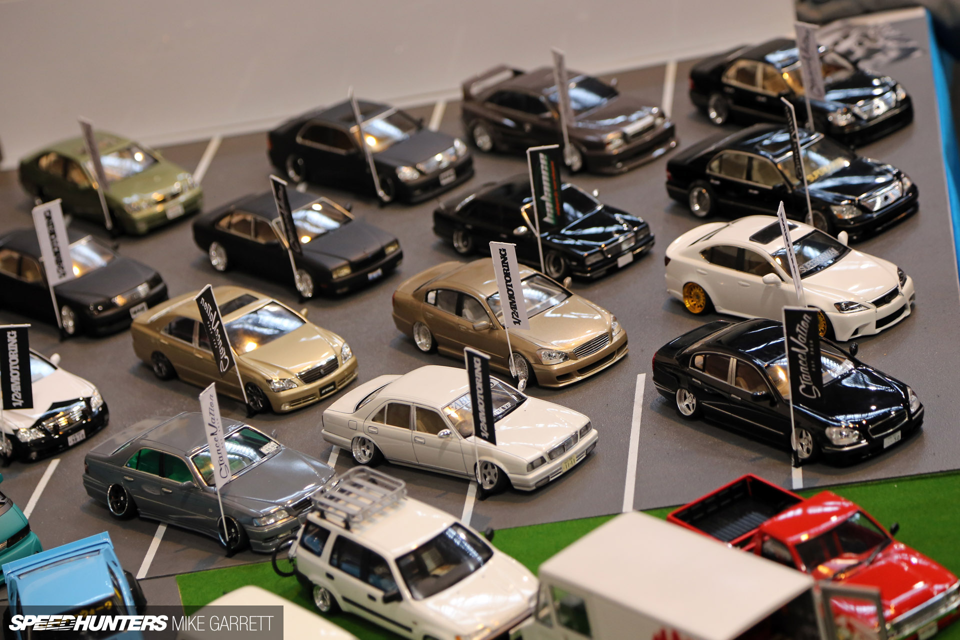 Мир моделей машин. Коллекционные автомобили. Коллекция игрушечных машинок. Коллекция моделей автомобилей. Коллекция масштабных автомобилей.