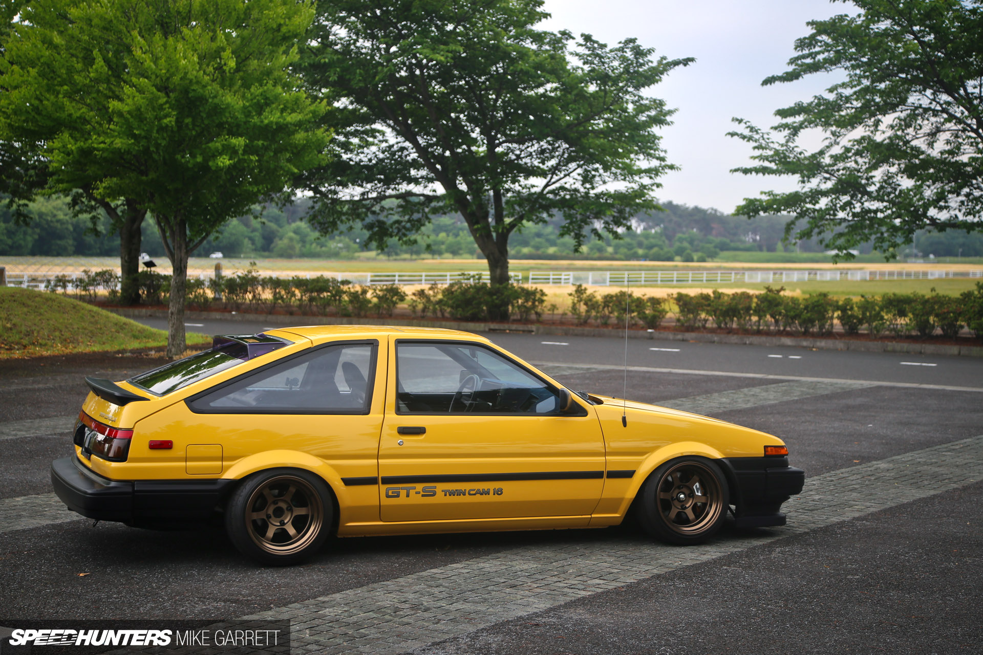 Фото toyota ae86 trueno