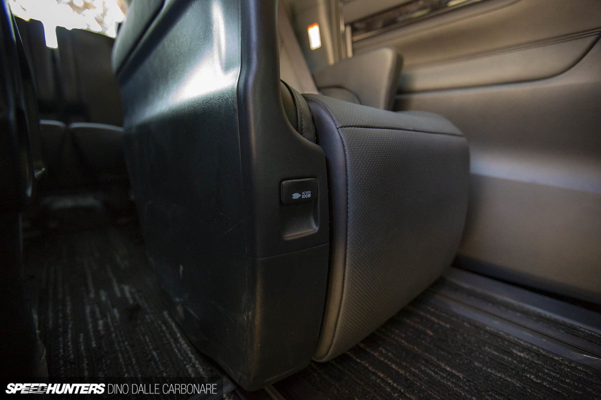 A Japanese Vanning Masterclass - Speedhunters