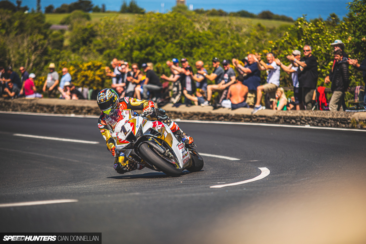 Isle_of_Man_TT_on_Speedhunters_Pic_By_Cian_Don (28)