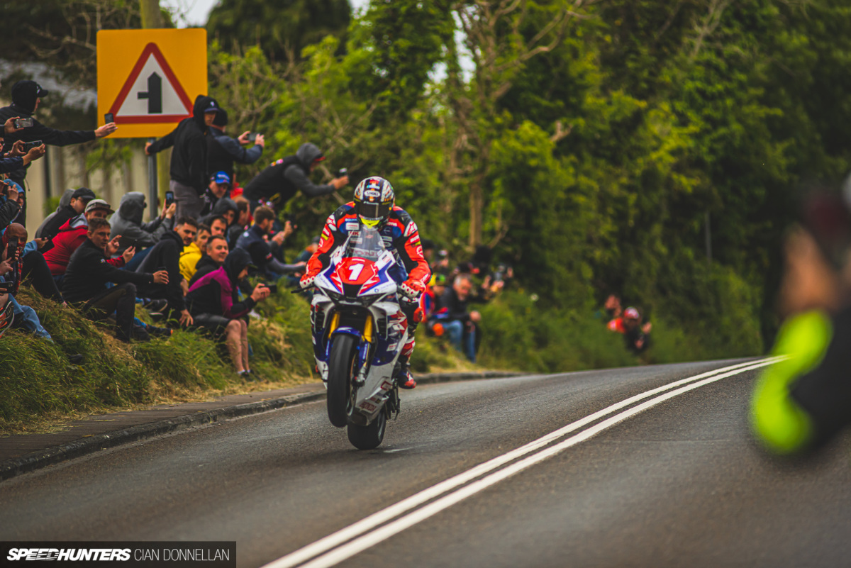 Isle_of_Man_TT_on_Speedhunters_Pic_By_Cian_Don (72)